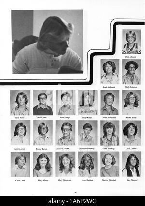 Dieses „Antler Yearbook 1979“ erfasst die Höhepunkte von Studenten und Dozenten, Leichtathletik und andere wichtige Schulveranstaltungen aus dem akademischen Jahr 1978-1979 an der Minnehaha Academy. Stockfoto