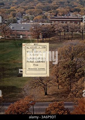 Das Antler 64 Jahrbuch der Minnehaha Academy zeigt die Höhepunkte des Schuljahres 1963-1964, darunter Schüler, Dozenten, Sport und verschiedene Schulvereine. Stockfoto