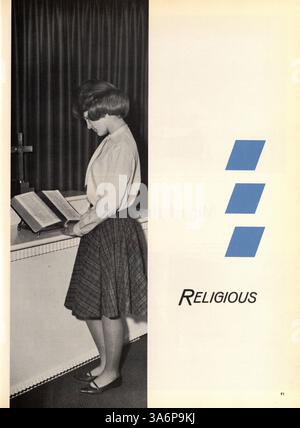 Das Geweih Jahrbuch 1964 der Minnehaha Academy dokumentiert das Schuljahr 1963-1964 und dokumentiert das Leben der Schüler, die Leichtathletik, die Lehrkräfte und die Vereine. Stockfoto