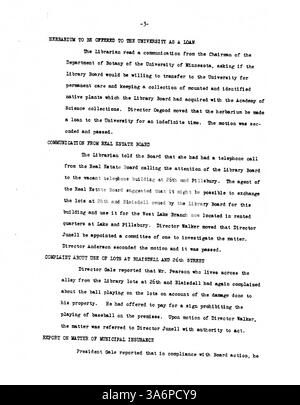 Minneapolis Public Library Board im Jahr 1932 diskutiert Finanzierungsanpassungen, öffentliche Dienstleistungen und die Anpassung der Bibliothek an die sozialen und wirtschaftlichen Bedürfnisse der Gemeinde während der Depression. Stockfoto