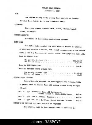 Minuten vom Minneapolis Public Library Board von 1932 enthalten Entscheidungen über die Finanzierung der Bibliothek, das Engagement der Gemeinde und die Reaktion der Bibliothek auf die öffentlichen Bedürfnisse während der Großen Depression. Stockfoto