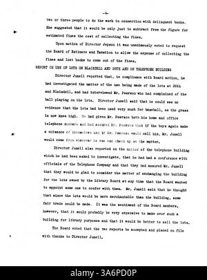 Das Sitzungsprotokoll des Minneapolis Public Library Board von 1932 dokumentiert administrative Entscheidungen, Budgetplanung und die Bemühungen der Bibliothek, die Dienste in wirtschaftlichen Schwierigkeiten aufrechtzuerhalten. Stockfoto