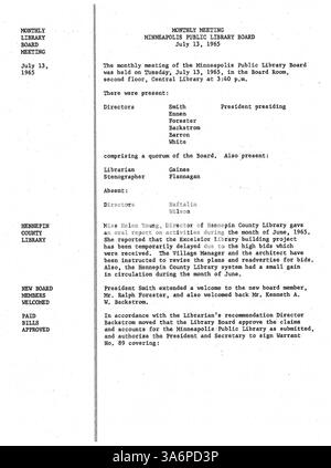 Die Protokolle des Verwaltungsrats der Minneapolis Public Library 1965 dokumentieren die Entscheidungen des Verwaltungsrats über die Bibliothekspolitik, den Betrieb und die Strategien des öffentlichen Dienstes für das Jahr. Stockfoto