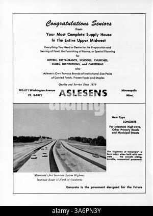 Die 1960 erschienene Ausgabe von Blakes Call O' Pan Jahrbuch zeigt Schülerporträts, akademische Leistungen, sportliche Veranstaltungen und Schulaktivitäten aus dem Schuljahr 1959-1960. Stockfoto