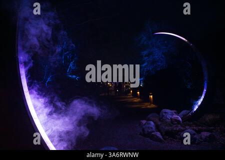 Seattle, USA. Januar 2025. Der atemberaubende Astra Lumina Walk in den Chinesischen Gärten im Westen von Seattle. Stockfoto