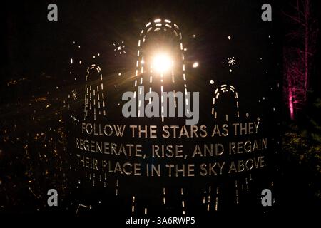 Seattle, USA. Januar 2025. Der atemberaubende Astra Lumina Walk in den Chinesischen Gärten im Westen von Seattle. Stockfoto