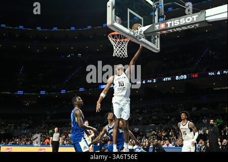 Mexiko-Stadt, Ciudad de Mexico, Mexiko. März 2025. Suns schützen Kaleb Johnson #10 beim Spiel der NBA G League gegen die Mexico City Capitanes in der Mexico City Arena. Mexico City Capitanes schlägt Valley Sonnen 105-100. Am 25. März 2025 in Mexiko-Stadt. (Kreditbild: © Carlos Tischler/OKULARBOGEN via ZUMA Press Wire) NUR REDAKTIONELLE VERWENDUNG! Nicht für kommerzielle ZWECKE! Stockfoto