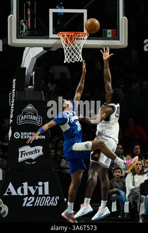 Mexiko-Stadt, Ciudad de Mexico, Mexiko. März 2025. Suns hat Tyrese Samuel #00 in den Korb während des Spiels der NBA G League gegen die Mexico City Capitanes in der Mexico City Arena weitergeleitet. Mexico City Capitanes schlägt Valley Sonnen 105-100. Am 25. März 2025 in Mexiko-Stadt. (Kreditbild: © Carlos Tischler/OKULARBOGEN via ZUMA Press Wire) NUR REDAKTIONELLE VERWENDUNG! Nicht für kommerzielle ZWECKE! Stockfoto