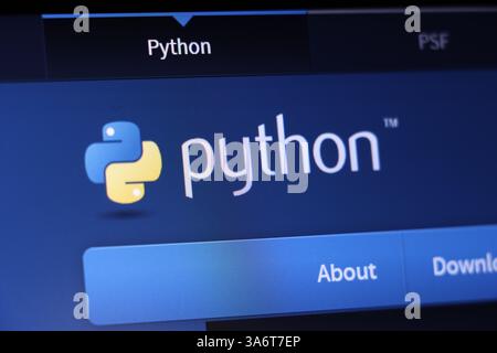 Python-Programmiersprache-Schnittstelle mit Logo und Navigationsmenü. Stockfoto