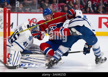 14. FEBRUAR 2015: Christian Thomas #60 der Montreal Canadiens trifft auf den Torwart Jonathan Bernier #45 der Toronto Maple Leafs während eines NHL-Spiels zwischen den Toronto Maple Leafs und den Montreal Canadiens im Bell Centre in Montreal, Quebec, Kanada. Philippe Bouchard/CSM(Bild: © Philippe Bouchard/Cal Sports Med/Cal Sport Media/ZUMAPRESS.com) Stockfoto