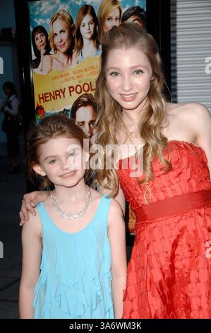 8. August 2008: Morgan Lily und Rachel Seiferth während der Premiere des neuen Films aus Overture Films HENRY POOLE IS HERE, der am 7. August 2008 in Los Angeles im ArcLight Cinemas stattfand. Jenny Bierlich- K59001JBI(Bild: © Globe Photos/ZUMAPRESS.com) Stockfoto
