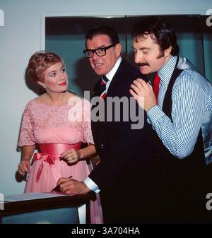 12. Juli 2006 - SHIRLEY JONES mit MARTY INGELS und RABBI HELLER 1977.G5291E. NATE CUTLER-(Kredit-Bild: © Globe Photos/ZUMAPRESS.com) Stockfoto