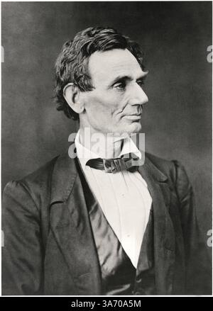 Abraham Lincoln (* 12. Februar 1809 bis 15. April 1865) war der 16. Präsident der Vereinigten Staaten und diente von März 1861 bis zu seiner Ermordung im April 1865. Lincoln führte die Vereinigten Staaten durch ihren Bürgerkrieg, ihren blutigsten Krieg und ihre größte moralische, verfassungsmäßige und politische Krise. Er bewahrte damit die Union, schaffte die Sklaverei ab, stärkte die Bundesregierung und modernisierte die Wirtschaft. (Kreditbild: © Glasshouse/ZUMA Wire) Stockfoto