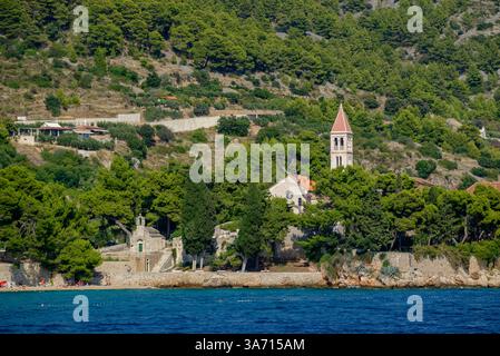 Dominikanerkloster in der Stadt Bol auf der Insel Brac in der Grafschaft Split-Dalmatien in Kroatien am 24. August 2024 Stockfoto