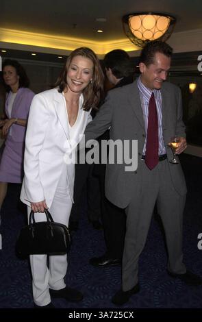 März 2001 - London, Großbritannien - ©DAVE BENETT ALPHA DM043555 13.03.2001.AMANDA DONOHOE.-THE TRIC AWARDS 2001.AT THE GROVESNOR HOUSE HOTEL(Kreditbild: © Globe Photos/ZUMAPRESS.com) Stockfoto