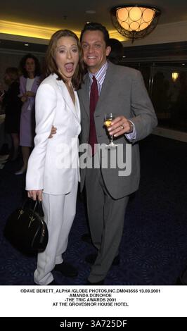März 2001 - London, Großbritannien - ©DAVE BENETT ALPHA / DM043555 13.03.2001.AMANDA DONOHOE.-THE TRIC AWARDS 2001.AT THE GROVESNOR HOUSE HOTEL(Kreditbild: © Globe Photos/ZUMAPRESS.com) Stockfoto