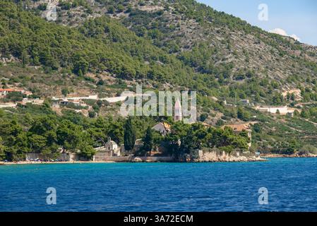 Dominikanerkloster in der Stadt Bol auf der Insel Brac in der Grafschaft Split-Dalmatien in Kroatien am 24. August 2024 Stockfoto