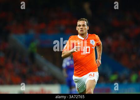 Wesley Sneijder aus den Niederlanden in Aktion während eines Gruppenspiels der UEFA Euro 2008 gegen Frankreich im Stade de Suisse am 13. Juni 2008 in Bern. Nur redaktionelle Verwendung. Kommerzielle Nutzung verboten. (Foto: Jonathan Paul Larsen / Diadem Images) Stockfoto
