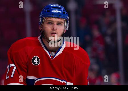 16. Dezember 2014: Das Montreal Canadiens Center Alex Galchenyuk #27 warmte vor einem NHL-Spiel zwischen den Carolina Hurricanes und den Montreal Canadiens im Bell Centre in Montreal, Quebec, Kanada. Die Montreal Canadiens besiegten die Carolina Hurricanes mit 4:1. Philippe Bouchard/CSM(Bild: © Philippe Bouchard/Cal Sports Media/Cal Sport Media/ZUMAPRESS.com) Stockfoto