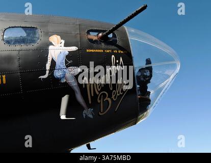 8. Oktober 2012 - St. Louis, MO, USA - Eine Boeing B-17 Flying Fortress, benannt nach ihrer Rolle im Film, parkt am Spirit of St. Louis Airport in Chesterfield, 8. Oktober 2012. Das „Memphis Belle“-Flugzeug befindet sich im Rahmen der „Salute to Veterans“-Tour der Liberty Foundation 2012 in St. Louis. (Bild: © Erik M. Lunsford/MCT/ZUMAPRESS.com) Stockfoto