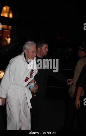 15. Dezember 2012 - New York, New York, USA - Mick Jagger, Ron Wood und Charlie Watts, die vom Konzert in New Jersey am Samstag, dem 15. Dezember 2012, in dieses Hotel zurückkehrten!! 2012 (Bild: © William Regan/Globe Photos/ZUMAPRESS.com) Stockfoto