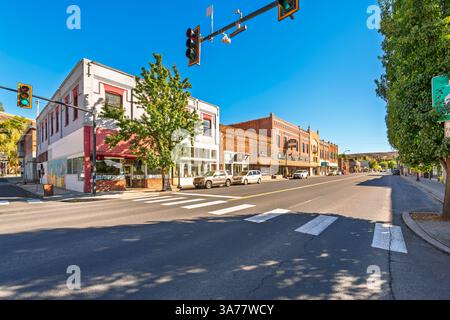 Hauptstraße, die zentrale Straße durch die frühe Pionierstadt Colfax im Bundesstaat Washington Stockfoto