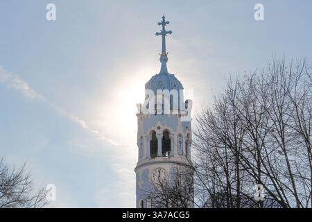 Bratislava, Slowakei - 12.26.2024: Die Blaue Kirche - Kirche St. Elisabeth. Farský kostol sv. Alžbety (Modrý kostolík) Stockfoto