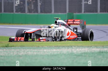 17. März 2013 – Melbourne, Victoria, Australien – Sergio Perez (MEX) von Vodafone McLaren Mercedes fuhr am vierten Tag des Formel-1-Grand Prix 2013 in Melbourne, Australien mit dem Mercedes-Benz FO 108F. (Kreditbild: © Theo Karanikos/ZUMAPRESS.com) Stockfoto