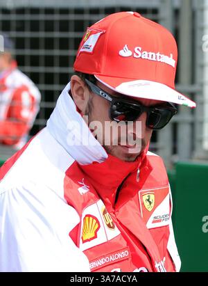 17. März 2013 – Melbourne, Victoria, Australien – Fernando Alonso (ESP) von der Scuderia Ferrari fuhr den Ferrari 056 während der Fahrerparade am vierten Tag des Formel-1-Grand Prix 2013 in Melbourne, Australien. (Kreditbild: © Theo Karanikos/ZUMAPRESS.com) Stockfoto