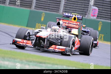 17. März 2013 – Melbourne, Victoria, Australien – Jensen Button (GBR) von Vodafone McLaren Mercedes fuhr den Mercedes-Benz FO 108F am vierten Tag des Formel-1-Grand Prix 2013 in Melbourne, Australien. (Kreditbild: © Theo Karanikos/ZUMAPRESS.com) Stockfoto