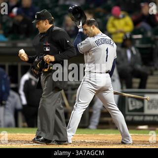 25. April 2013 – Chicago, IL, USA – Sean Rodriguez von Tampa Bay Rays reagiert auf einen Streik gegen Chris Sale von Chicago White Sox bei der 3. Inning-Aktion auf dem U.S. Cellular Field in Chicago, Illinois, Donnerstag, 25. April 2013. (Kreditbild: © Scott Strazzante/MCT/ZUMAPRESS.com) Stockfoto