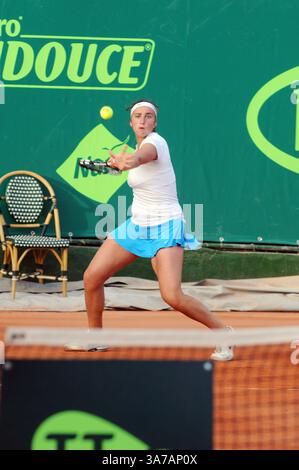 27. April 2013 - Tunis, Tunesien - Sara Sorribes Tormo (ESP) beim Finale des Internationalen Tennis-Turniers in Tunis. Tunesier Ons Jabeur gewann das Internationale Tennis-Turnier „Nana Trophy Tour“ mit 25.000 Dollar, indem er leicht gegen die Spanierin Sara Sorribes Tormo (Weltklassifikation 542) mit 6-3,6-2 gewann. (Bild: © Chokri Mahjoub/ZUMAPRESS.com) Stockfoto