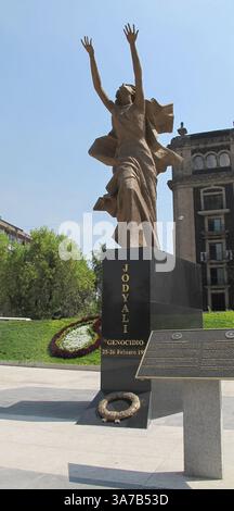 23. Oktober 2012 - Mexiko-Stadt, MEX - eines von zwei Denkmälern, die Aserbaidschan in Mexiko-Stadt finanziert, ist dieses, um das zu gedenken, was es als ''Völkermord''' bezeichnet, Ermordung der Jagd auf aserbaidschanische Zivilisten im Jahr 1992, Bild 23. Oktober 2012. (Kreditbild: © Tim Johnson/MCT/ZUMAPRESS.com) Stockfoto