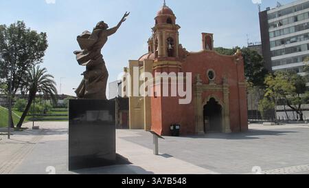 23. Oktober 2012 - Mexiko-Stadt, MEX - eines von zwei Denkmälern, die Aserbaidschan in Mexiko-Stadt finanziert, ist dieses, um das zu gedenken, was es als ''Völkermord''' bezeichnet, Ermordung der Jagd auf aserbaidschanische Zivilisten im Jahr 1992, Bild 23. Oktober 2012. (Kreditbild: © Tim Johnson/MCT/ZUMAPRESS.com) Stockfoto