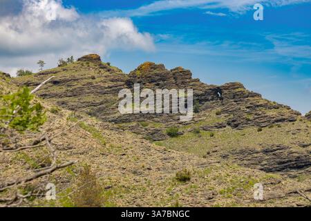 Sedimentgestein in den Schluchten des Garagassa Valley bei Rossiglione in der Provinz Genua, Italien Stockfoto