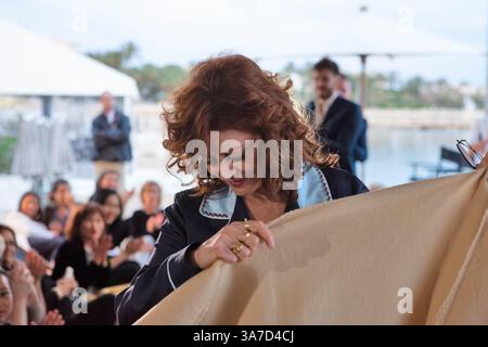 Hollywood-Star Susan Sarandon bei einer Vorführung ihres Films Thelma & Louise on the Beach während des Filmfestivals von Cannes, präsentiert von L'Oréal Paris 2017. Stockfoto