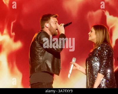 Hilary Scott und Charles Kelley von Lady Antebellum treten am 7. März 2015 auf dem Country to Country Festival in der 3Arena in Dublin, Irland Stockfoto