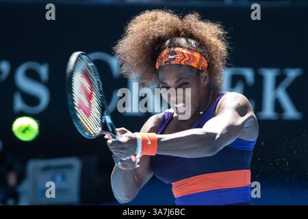 23. Januar 2013 - Melbourne, Victoria, Australien - 23. Januar 2013: Serena Williams (USA) in einem Viertelfinalspiel gegen Sloane Stephens (USA) am 10. Tag des Grand Slam Tennis Turniers der Australian Open 2013 im Melbourne Park in Australien. Sydney Low/Cal Sport Media (Bild: © Sydney Low/Cal Sport Media/ZUMAPRESS.com) Stockfoto