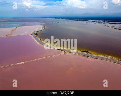 las coloradas Pink salines Drohne aus der Vogelperspektive yucatan mexiko Stockfoto