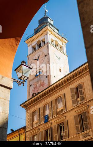 Piemont, Italien. Die wunderschöne Stadt Cuneo mit ihren großen Plätzen und Lauben. Stockfoto