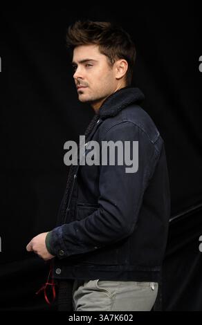 21. Dezember 2012 - New York City, NY, USA - 20. Dezember 2012, New York City....Schauspieler Zac Efron am Set des neuen Films „Are We Officailly Dating?“ Am 20. Dezember 2012 in New York City (Credit Image: © Curtis Means/Ace Pictures/ZUMAPRESS.com) Stockfoto