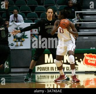 16. November 2012 – Honolulu, HI, Vereinigte Staaten von Amerika – 16. November 2012: Baylor Bears Center Brittney Griner #42 während des Jack in the Box Rainbow Wahine Classic gegen den Stanford Cardinal im Stan Sheriff Center in Honolulu, HI. (Bild: © Michael Sullivan/Cal Sport Media/ZUMAPRESS.com) Stockfoto