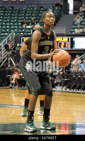 16. November 2012 – Honolulu, HI, Vereinigte Staaten von Amerika – 16. November 2012: Baylor Bears bewachen Jordan Madden #3 während der Jack in the Box Rainbow Wahine Classic gegen den Stanford Cardinal im Stan Sheriff Center in Honolulu, HI. (Bild: © Michael Sullivan/Cal Sport Media/ZUMAPRESS.com) Stockfoto