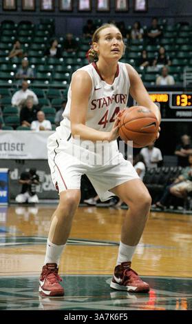 16. November 2012: Honolulu, HI, Vereinigte Staaten von Amerika - 16. November 2012: Stanford Kardinal Joslyn Tinkle #44 während des Jack in the Box Rainbow Wahine Classic gegen die Baylor Bears im Stan Sheriff Center in Honolulu, HI. (Bild: © Michael Sullivan/Cal Sport Media/ZUMAPRESS.com) Stockfoto
