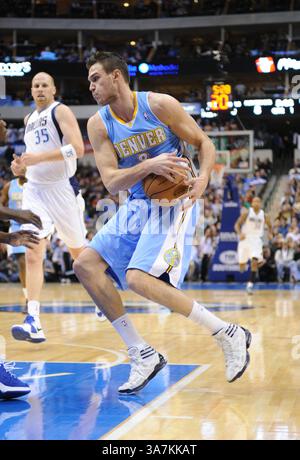 28. Dezember 2012: Denver Nuggets Small Forward Danilo Gallinari #8 während eines NBA-Spiels zwischen den Denver Nuggets und den Dallas Mavericks im American Airlines Center in Dallas besiegte TX Denver Dallas 106–85(Credit Image: © Albert Pena/Cal Sport Media/ZUMAPRESS.com) Stockfoto