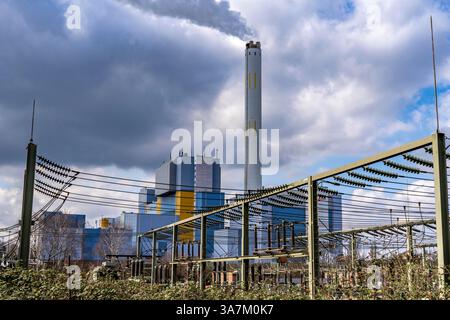 Die Abfallverbrennungsanlage für den Niederrhein, GMVA, in Oberhausen, erzeugt Strom und Fernwärme, Umspannwerk Nordrhein-West Stockfoto