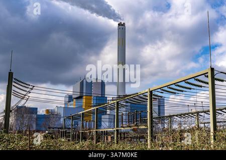 Die Abfallverbrennungsanlage für den Niederrhein, GMVA, in Oberhausen, erzeugt Strom und Fernwärme, Umspannwerk Nordrhein-West Stockfoto