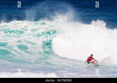 3. Dezember 2012 - O'ahu, Hawaii, USA - ADRIAN BUCHAN aus Avoca Beach, NSW, Australien erreichte den zweiten Platz während der Runde von 64 beim Vans World Cup of Surfing am Sunset Beach (Credit Image: © Kirstin Scholtz/ASP-Covered images/ZUMAPRESS.com) Stockfoto