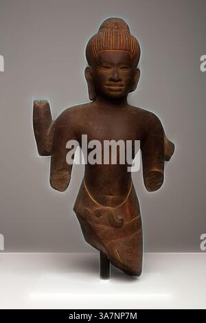 Eine wunderschön gefertigte Statue einer Gottheit mit komplizierten Details und einem ruhigen Ausdruck. Die Figur zeigt mehrere Arme, die Macht und Schutz symbolisieren, mit einem traditionellen Design, das kulturelle Kunstfertigkeit hervorhebt., Klassische Kunst mit modernem Twist neu interpretiert von Artotop, Bodhisattva Avalokiteshvara, Angkor-Zeit, 11. Jahrhundert, Kambodscha, Kambodscha, Sandstone Stockfoto