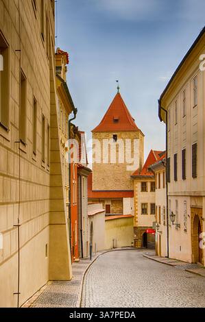 PRAG, TSCHECHISCHE REPUBLIK. Der Schwarze Turm auf der Prager Burg in Prag, Tschechische Republik Stockfoto